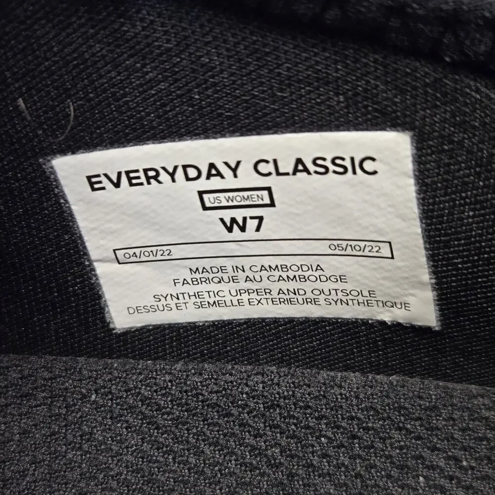 Vessi Everyday Classic Womens Size 7 Waterproof Shoes Sneakers All Black